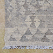 Load image into Gallery viewer, Hand-Woven Southwestern Geometric Design Tribal Kilim Handmade Rug (Size 5.4 X 7.6) Cwral-4431