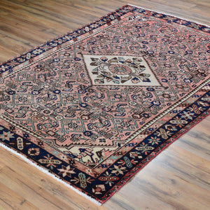 Hand-Knotted Vintage Persian Hamadan Geometric Oriental Wool Rug (Size 4.10 X 6.11) Brral-768