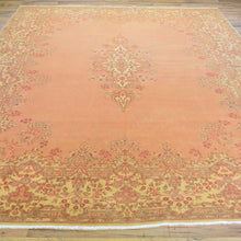 Load image into Gallery viewer, Hand-Knotted Vintage traditional Design Wool Rug (Size 7.9 X 9.8) Brrsf-810