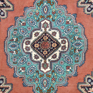 Hand-Knotted Traditional Geometric Design Wool Rug (Size 4.2 X 6.10) Cwral-831