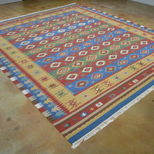 Load image into Gallery viewer, Hand-Woven Flatweave Southwestern Geometric Design Kilim Rug (Size 8.2 X 9.11) Brrsf-1623