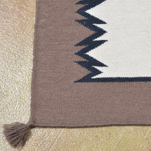 Load image into Gallery viewer, Flatweave Hand-Woven SouthWestern Design Handmade Wool Rug (Size 5.0 X 6.10) Cwral-1125