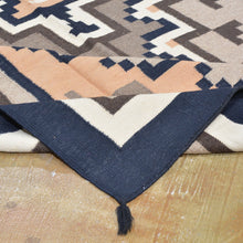 Load image into Gallery viewer, Hand-Woven Southwestern Design Wool Handmade Kilim Rug (Size 6.0 X 9.0) Cwral-1539