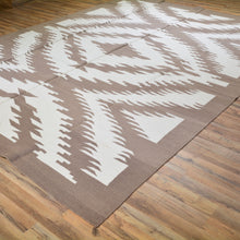 Load image into Gallery viewer, Hand-Woven Reversible Dhurrie Southwestern Design Wool Rug (Size 8.11 X 11.10) Brral-3501