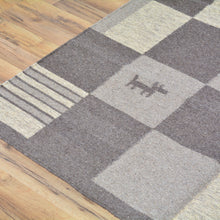 Load image into Gallery viewer, Hand-Woven Handmade Modern Reversible Wool Rug (Size 5.0 X 7.0) Cwral-3768