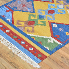 Load image into Gallery viewer, Hand-Woven Reversible Turkish Design Kilim Handmade 100% Wool (Size 2.7 X 6.0) Brral-5103