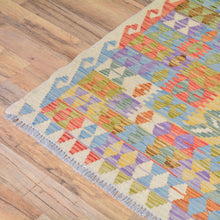 Load image into Gallery viewer, Hand-Woven Flatweave Handmade Kilim Wool Rug (Size 4.9 X 6.4) Cwral-5703