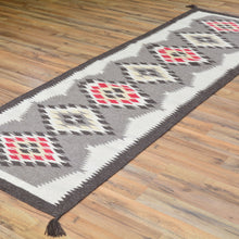 Load image into Gallery viewer, Hand-Woven Reversible Southwestern Design 100% Wool Rug (Size 2.8 X 8.1) Cwral-6075