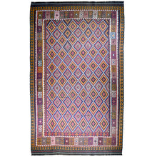 Load image into Gallery viewer, Oriental rugs, hand-knotted carpets, sustainable rugs, classic world oriental rugs, handmade, United States, interior design,  Cwral-7128