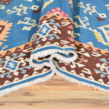 Load image into Gallery viewer, Hand-Woven Flatweave Vintage Kilim Wool Rug (Size 4.7 X 7.11) Cwral-7320