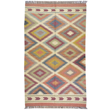 Load image into Gallery viewer, Oriental rugs, hand-knotted carpets, sustainable rugs, classic world oriental rugs, handmade, United States, interior design,  Cwral-7335