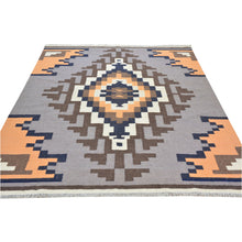 Load image into Gallery viewer, Hand-Woven Navajo Southwestern Design Handmade Wool Rug (Size 5.6 X 8.1) Cwral-7647