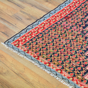 Hand-Woven Persian Sennah Kilim Geometric Design Wool Rug (Size 4.0 X 4.10) Cwral-7686