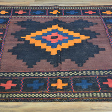 Load image into Gallery viewer, Hand-Woven Flat-weave Tribal Kilim Wool Rug (Size 3.11 X 4.2) Cwral-7713