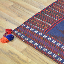 Load image into Gallery viewer, Hand-Woven Flat-weave Tribal Kilim Wool Rug (Size 4.8 X 5.4) Cwral-7716