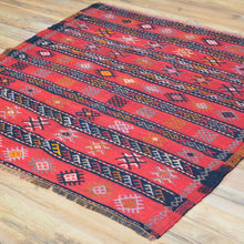 Load image into Gallery viewer, Hand-Woven Flat-weave Turkish Tribal Kilim Wool Rug (Size 4.0 X 4.0) Cwral-7719