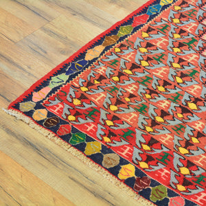 Hand-Woven Persian Sennah Kilim Geometric Design Wool Rug (Size 3.11 X 4.11) Cwral-7722