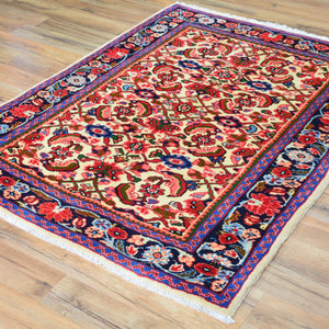 Hand-Knotted Persian Tribal Design Handmade Wool Rug (Size 3.4 X 4.4) Cwral-7749