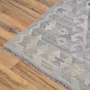 Hand-Woven Flat-weave Geometric Kilim Wool Rug (Size 2.7 X 4.2) Cwral-7857