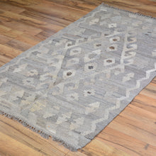 Load image into Gallery viewer, Hand-Woven Flat-weave Geometric Kilim Wool Rug (Size 2.7 X 4.2) Cwral-7857