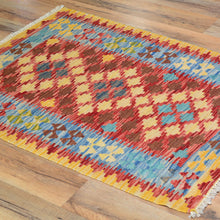 Load image into Gallery viewer, Hand-Woven Reversible Momana Tribal Kilim Handmade Wool Rug (Size 2.0 X 2.8) Cwral-7887
