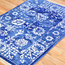 Load image into Gallery viewer, Hand-Knotted Oriental Design Handmade Wool Rug (Size 2.0 X 3.1) Cwral-8004