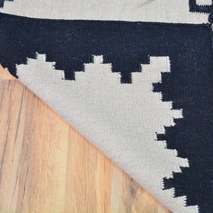 Hand-Woven Reversible Navajo Style Handmade Wool Rug (Size 7.9 X 9.10) Cwral-8205
