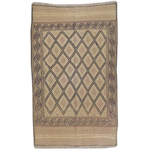 Load image into Gallery viewer, Flatweave Soumak Surmai Tribal Handmade Wool Rug (Size 2.6 X 4.8) Cwral-8397