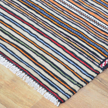 Load image into Gallery viewer, Hand-Woven Tribal larghairi Soumack Striped Design Wool Rug (Size 4.7 X 6.5) Cwral-8532