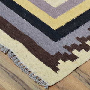 Hand-Woven Southwestern Design Wool Handmade Rug (Size 6.2 X 9.9) Cwral-8697