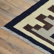 Load image into Gallery viewer, Hand-Woven Reversible Navajo Style Handmade Wool Rug (Size 6.5 X 9.8) Cwral-8712