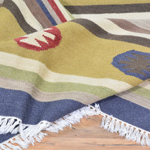 Load image into Gallery viewer, Hand-Woven Flatweave Southwestern Design Wool Rug (Size 8.10 X 11.7) Cwral-8823