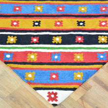 Load image into Gallery viewer, Hand-Woven Kashmiri Chain-Stitched Handmade Wool Rug (Size 2.11 X 4.11) Cwral-9300