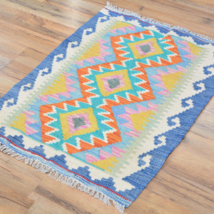 Hand-Woven Reversible Tribal Kilim Handmade Wool Rug (Size 2.0 X 2.9) Cwral-9306