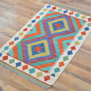 Hand-Woven Reversible Tribal Kilim Handmade Wool Rug (Size 1.10 X 2.11) Cwral-9339