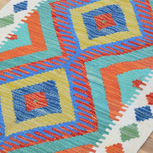 Hand-Woven Reversible Tribal Kilim Handmade Wool Rug (Size 1.10 X 2.11) Cwral-9339