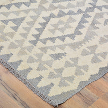 Load image into Gallery viewer, Hand-Woven Flat-weave Geometric Kilim Wool Rug (Size 4.11 X 6.7) Cwral-9585