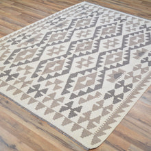 Load image into Gallery viewer, Hand-Woven Flat-weave Geometric Kilim Wool Rug (Size 4.11 X 6.4) Cwral-9588