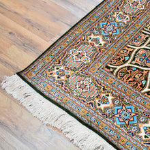 Load image into Gallery viewer, Hand-Knotted Traditional Design Kashmiri Silk Handmade Rug (Size 4.0 X 6.0) Cwral-9969