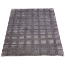 Load image into Gallery viewer, Hand-Loomed Fine Bamboo Slik Wool Rug (Size 2.1 X 3.0) Cwral-1962
