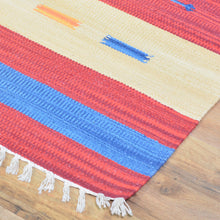 Load image into Gallery viewer, Hand-Woven Cotton Durree SouthWest Design Handmade Wool Rug (Size 3.9 X 5.7) Brrsf-960