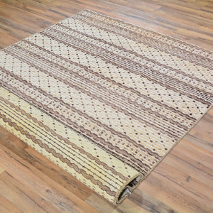 Hand-Knotted Modern Gabbeh Style Wool Rug (Size 4.7 X 6.7) Brral-807
